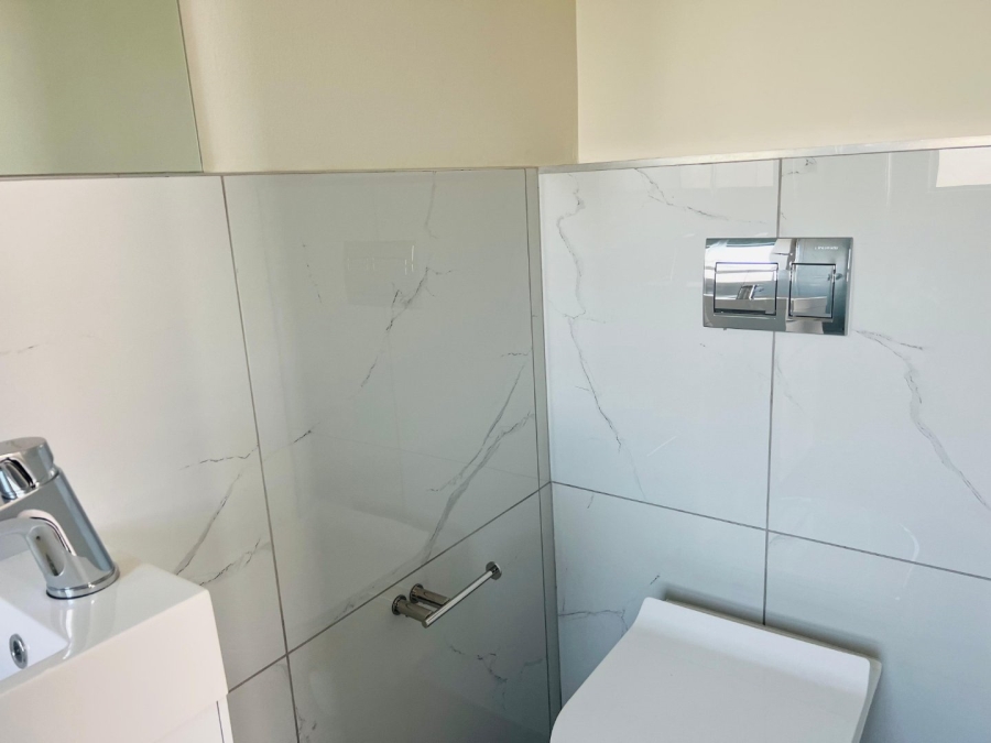 1 Bedroom Property for Sale in Table View Western Cape